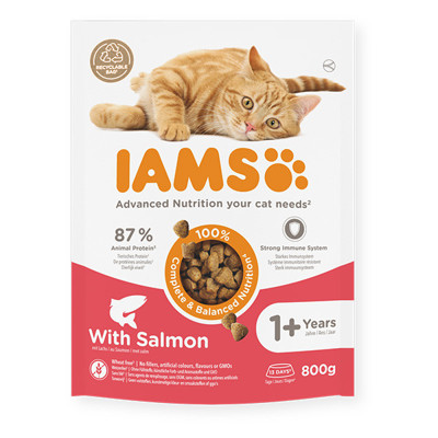 IAMS sausas maistas suaugusioms katėms su lašiša 0,8 kg